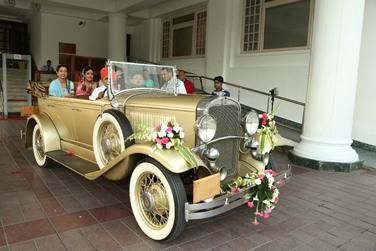 Vintage Drive In Weddings
